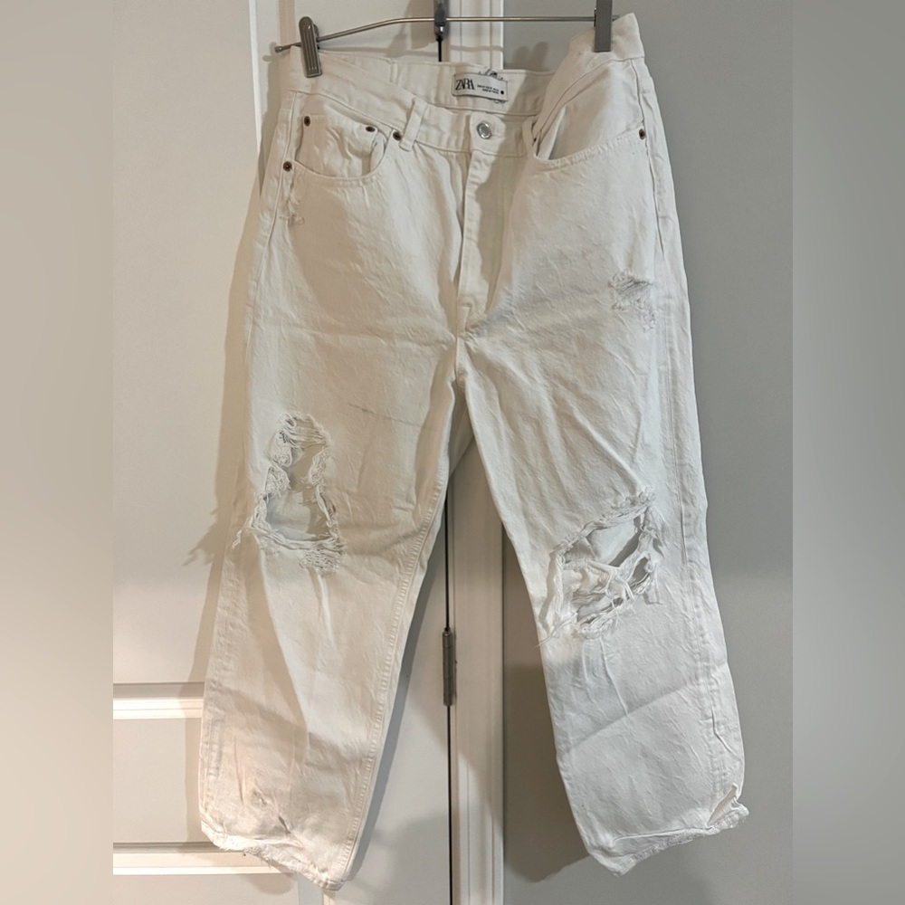 Zara White Ripped Boyfriend Jean